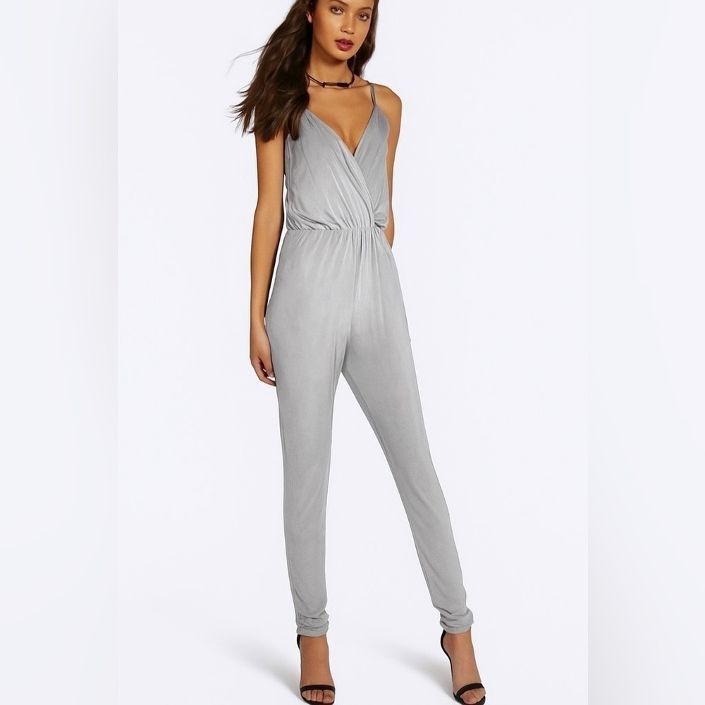 NWT Boohoo Tall Ebony Cross Back Jumpsuit Gray sz 10